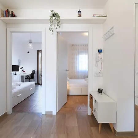 Primopiano - Novara 公寓 *